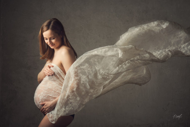 Lire la suite à propos de l’article Séance grossesse en studio | Johanna Cavel Photographe | Montauban | Toulouse